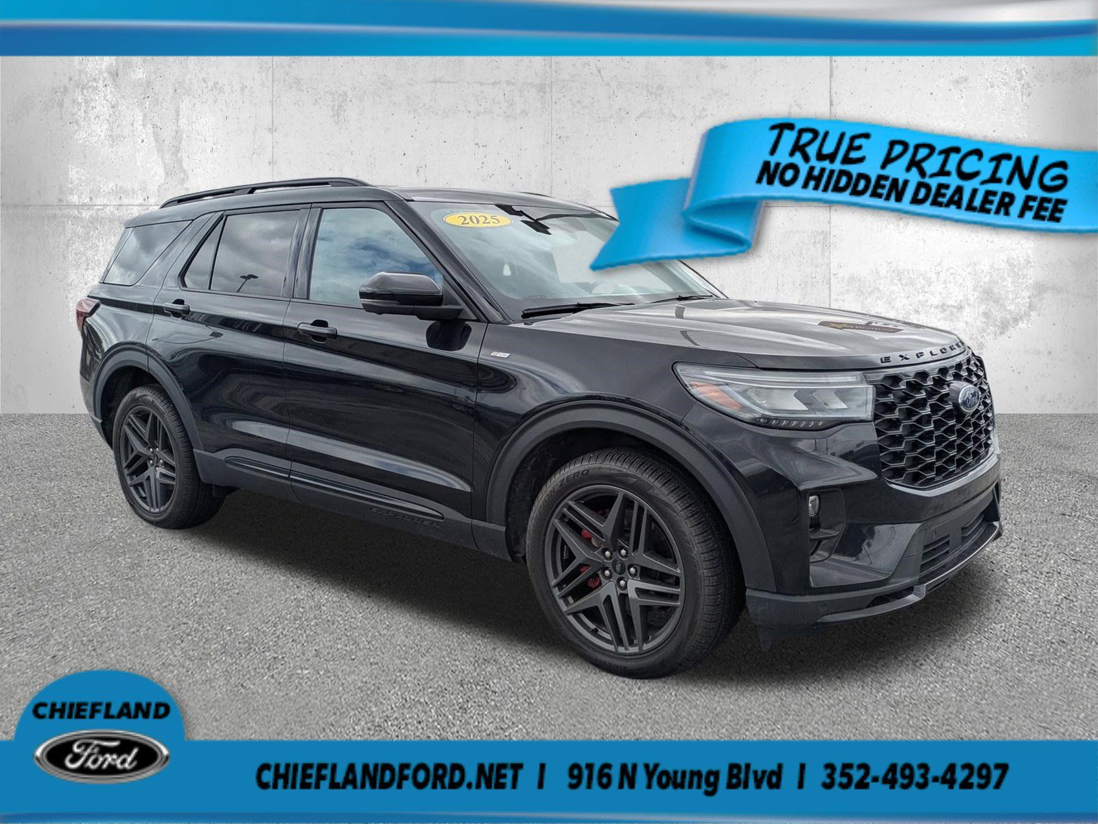 Used 2025 Ford Explorer ST-Line w/ Premium Package AWD/4WD image 1
