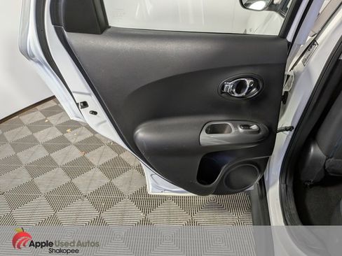 Used 2014 Nissan Juke S image 23