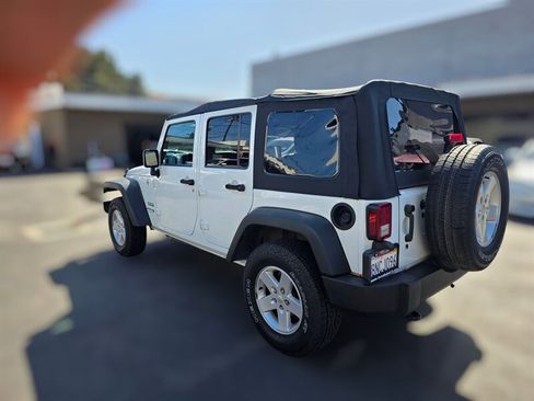 Used 2018 Jeep Wrangler Unlimited Sport S image 23