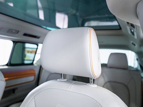 Used 2025 Volkswagen ID. Buzz 1st Edition image 36