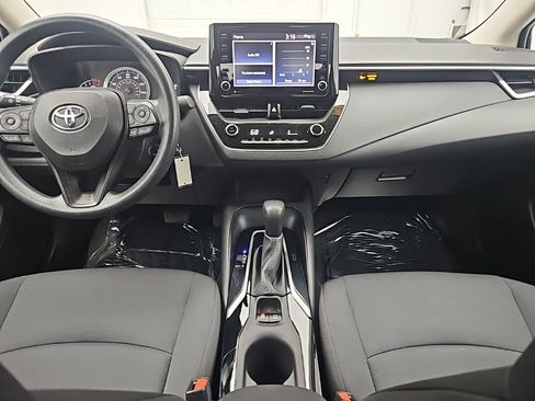 Used 2022 Toyota Corolla LE image 29