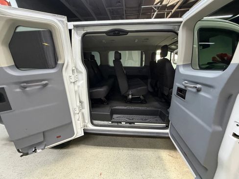 Used 2018 Ford Transit 150 XL RWD image 19