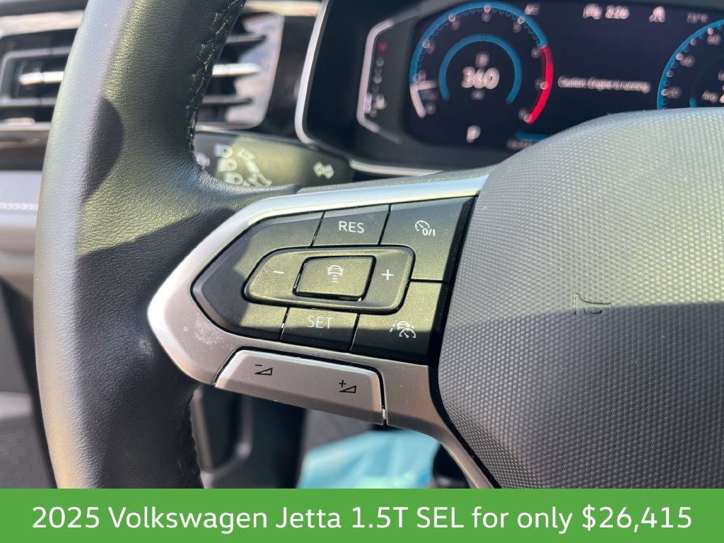 Used 2025 Volkswagen Jetta SEL FWD image 28
