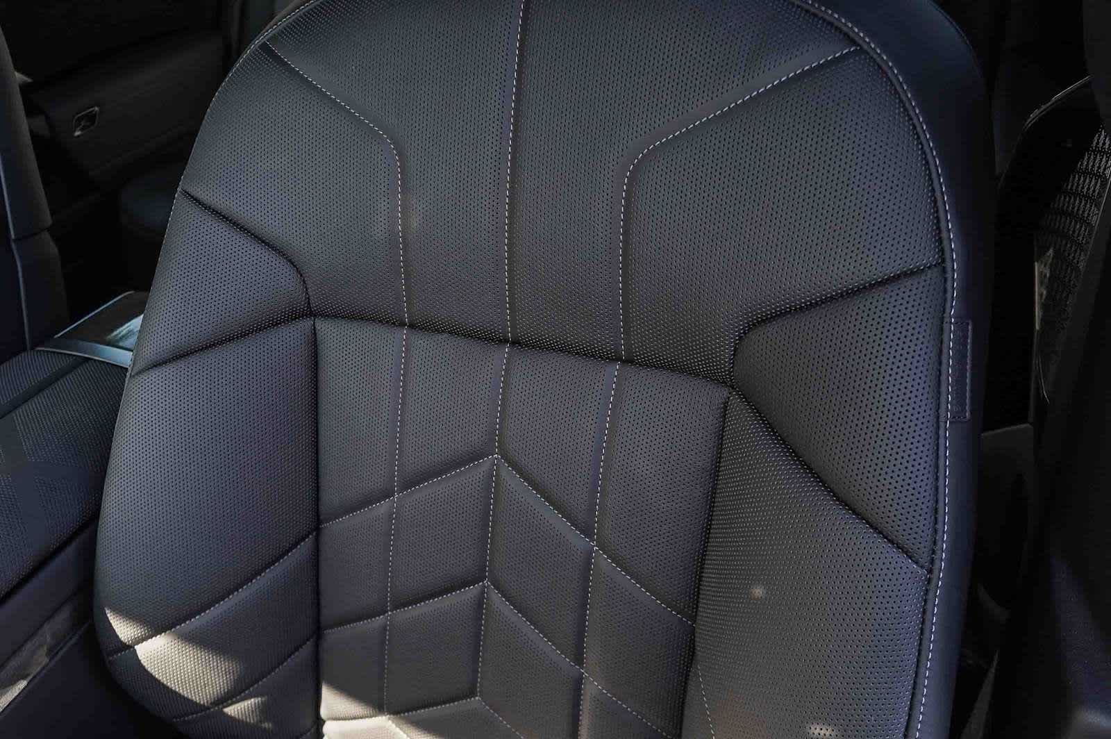 New 2027 BMW 740i RWD image 28