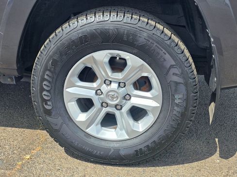Used 2019 Toyota 4Runner SR5 Premium AWD/4WD image 31