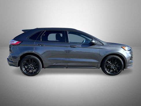 Used 2020 Ford Edge ST-Line w/ Cold Weather Package image 4
