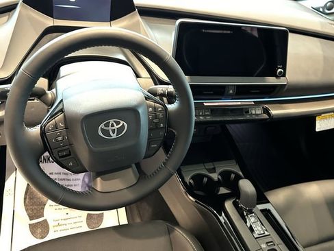 Used 2024 Toyota Prius Limited image 15