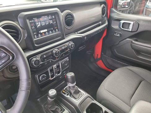 Used 2023 Jeep Wrangler Sport S image 17