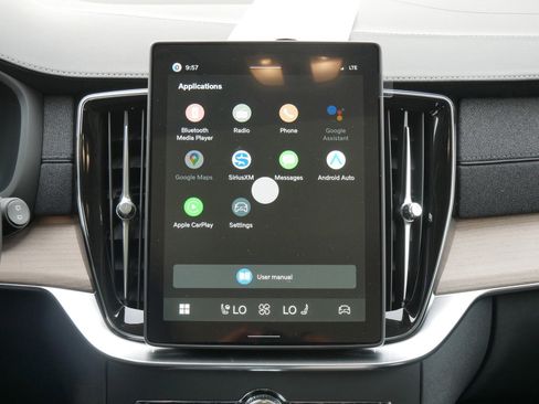 New 2026 Volvo XC90 T8 Plus AWD/4WD image 8