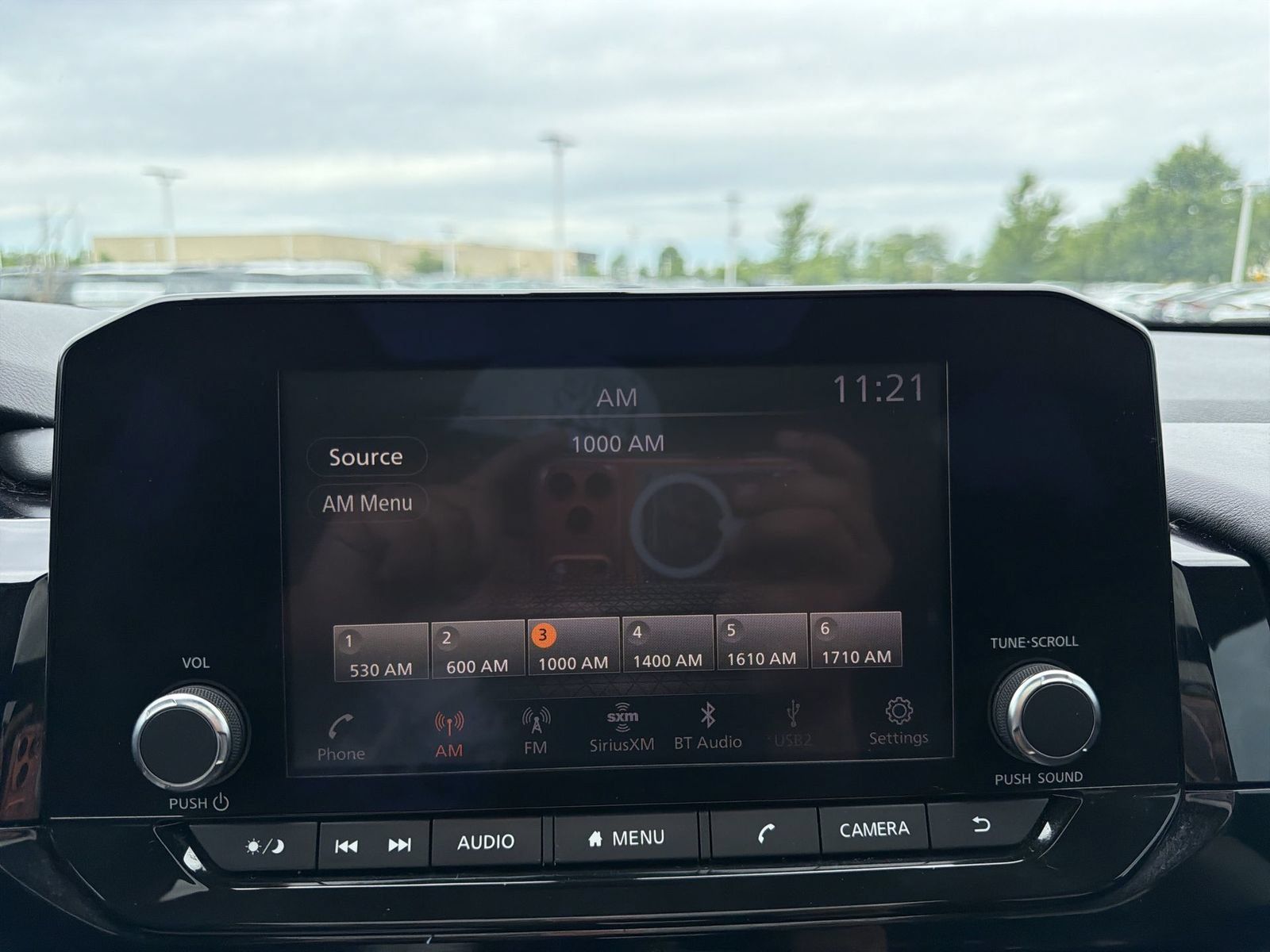 Used 2022 Nissan Pathfinder SV w/ SV Premium Package AWD/4WD image 18