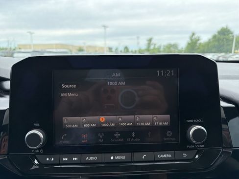 Used 2022 Nissan Pathfinder SV w/ SV Premium Package AWD/4WD image 18