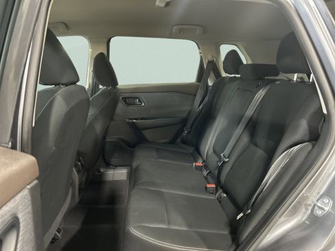 Used 2023 Nissan Rogue S image 43