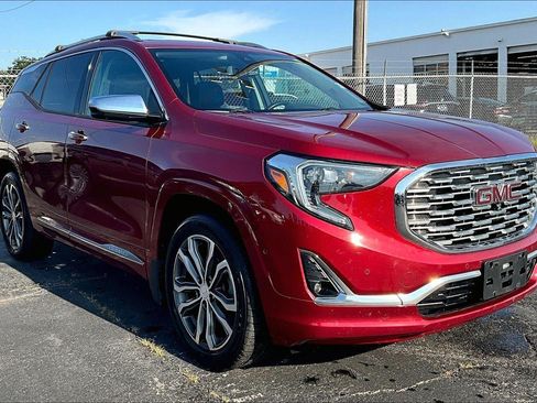 Used 2020 GMC Terrain Denali w/ GMC Pro Grade Package AWD/4WD image 1