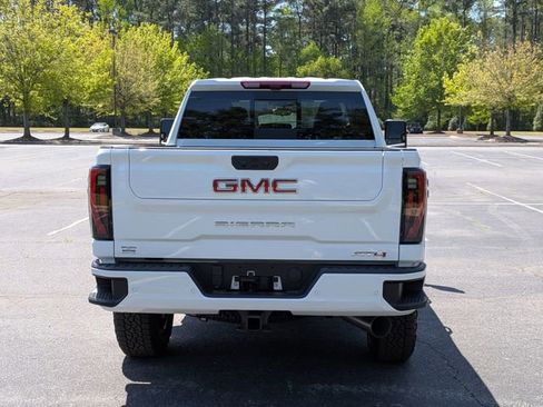 New 2026 GMC Sierra 2500 AT4 w/ AT4 Premium Plus Package AWD/4WD image 4