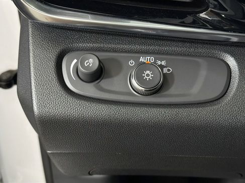 Used 2024 Buick Envista Sport Touring w/ Convenience I Package FWD image 12