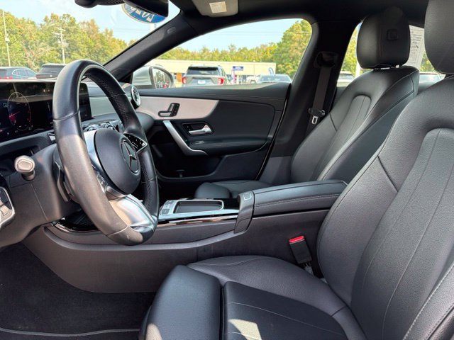 Used 2025 Mercedes-Benz CLA 250 image 9
