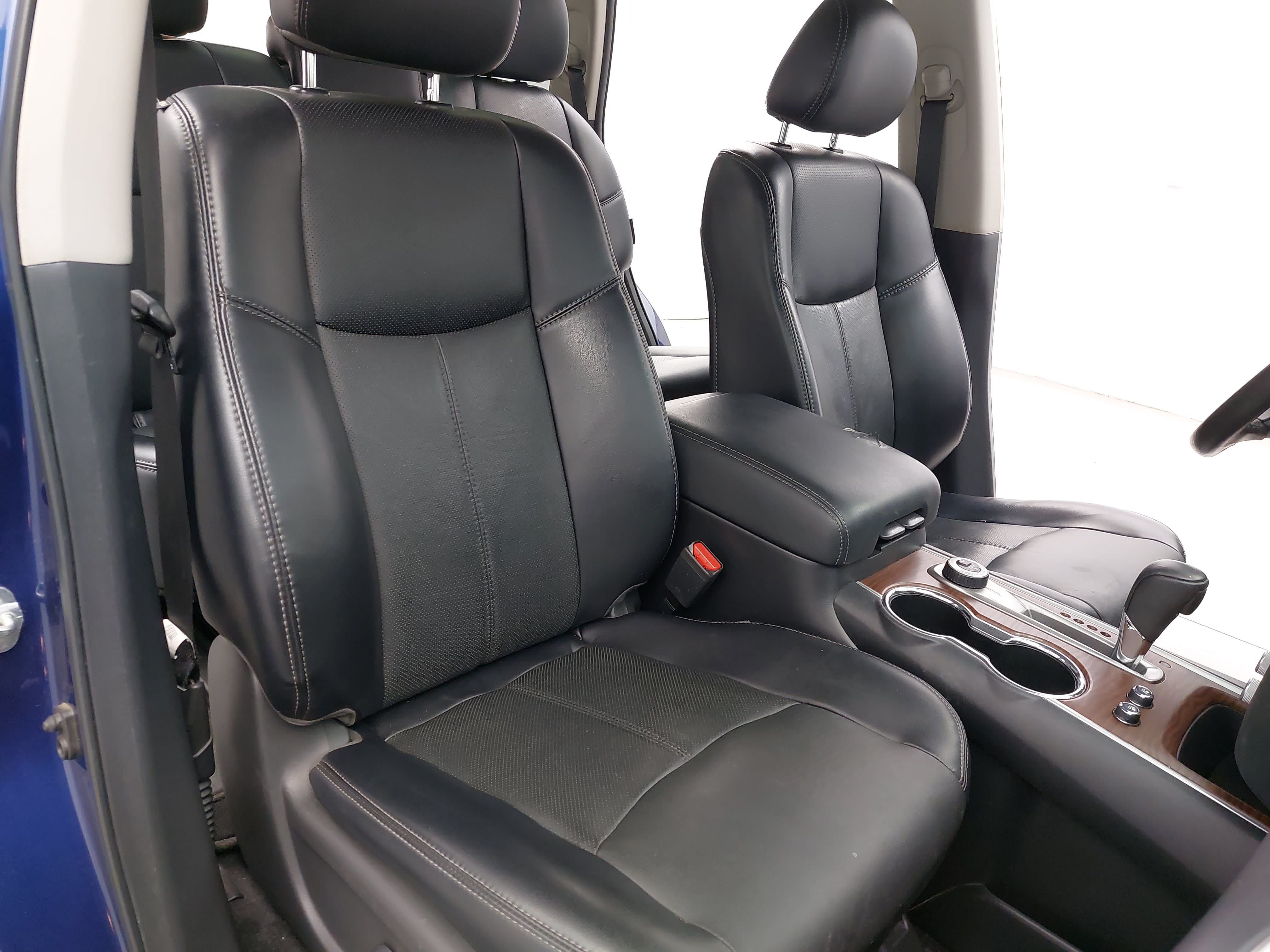 Used 2020 Nissan Pathfinder Platinum AWD/4WD image 12