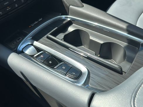 Used 2023 Buick Enclave Premium image 35