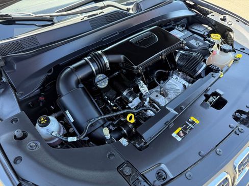 Used 2024 Jeep Compass Latitude image 37