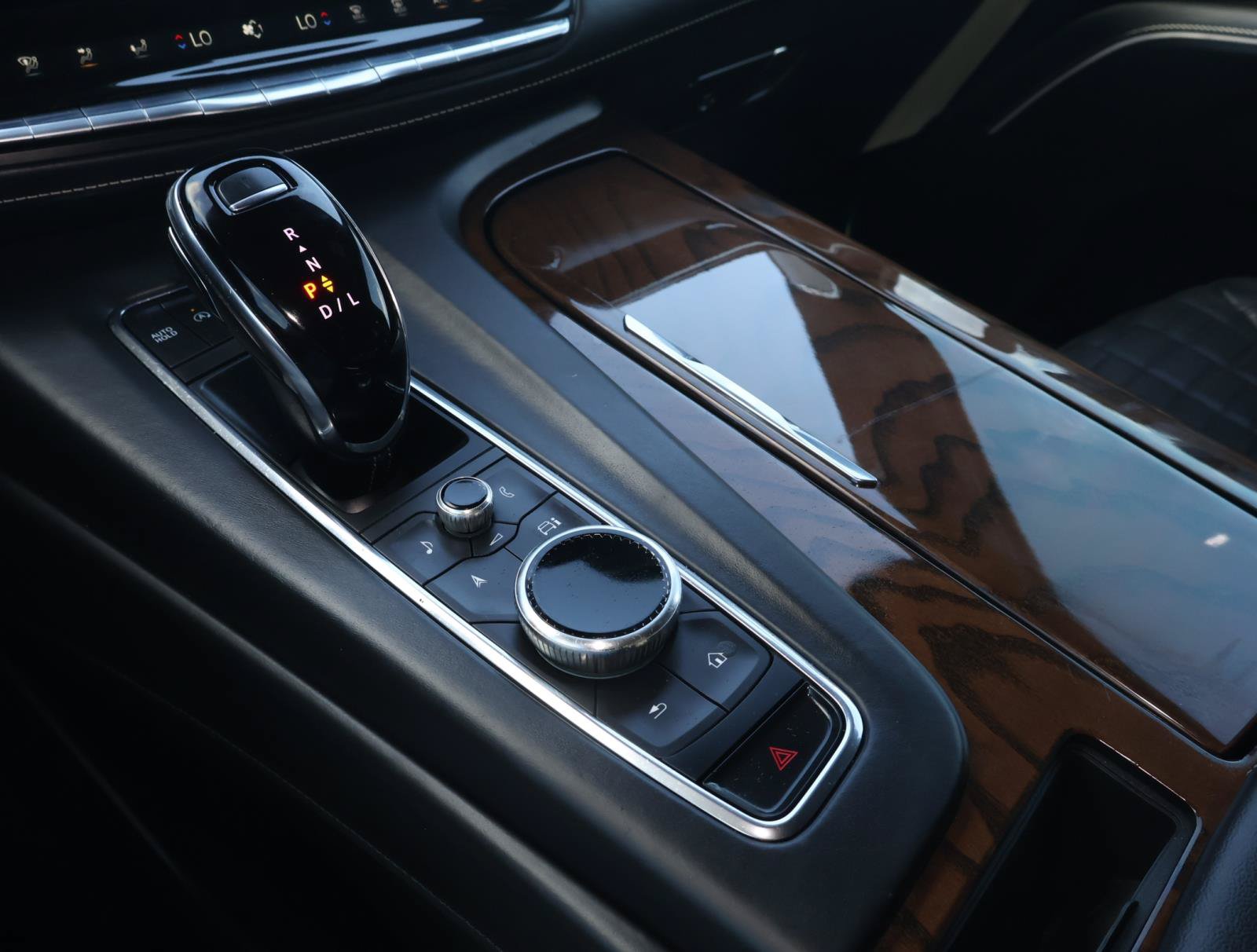 Certified 2023 Cadillac Escalade Sport Platinum w/ LPO, Floor Liner Package AWD/4WD image 33