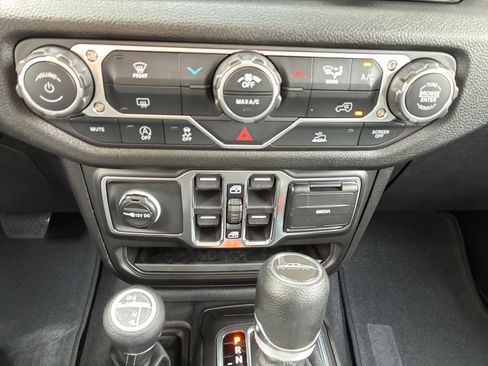 New 2026 Jeep Gladiator Sport image 10