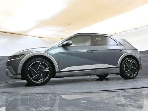 Used 2025 Hyundai Ioniq 5 Limited image 30