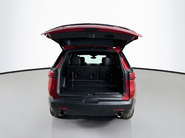 Used 2023 Chevrolet Traverse RS w/ LPO, Floor Liner Package AWD/4WD image 30