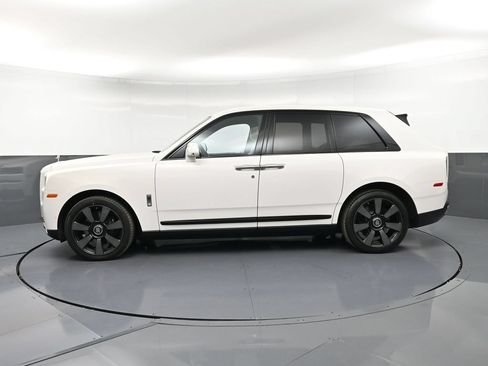 Certified 2022 Rolls-Royce Cullinan w/ Dark Exterior Package AWD/4WD image 2