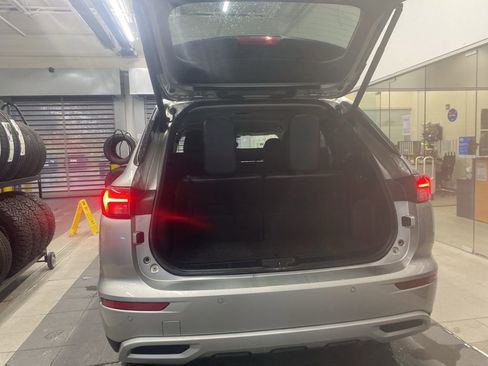 Used 2022 Mitsubishi Outlander SE image 13