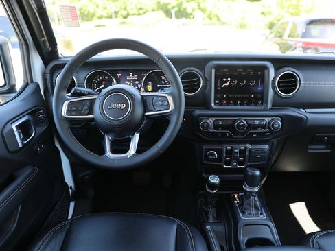 Used 2023 Jeep Wrangler Unlimited Sahara AWD/4WD image 18