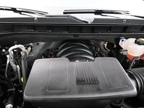 Used 2024 Chevrolet Suburban Z71 w/ Luxury Package AWD/4WD image 16
