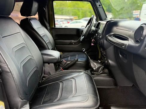 Used 2013 Jeep Wrangler Sahara w/ Connectivity Group AWD/4WD image 12