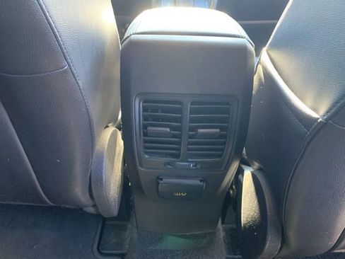 Used 2016 Ford Escape Titanium image 30