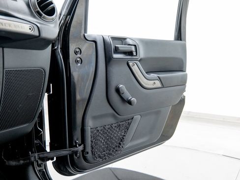 Used 2018 Jeep Wrangler Sport AWD/4WD image 50