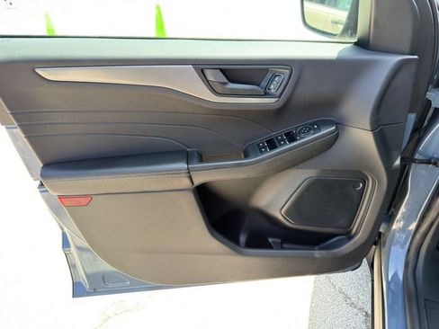 Used 2025 Ford Escape Active w/ Cold Weather Package AWD/4WD image 18