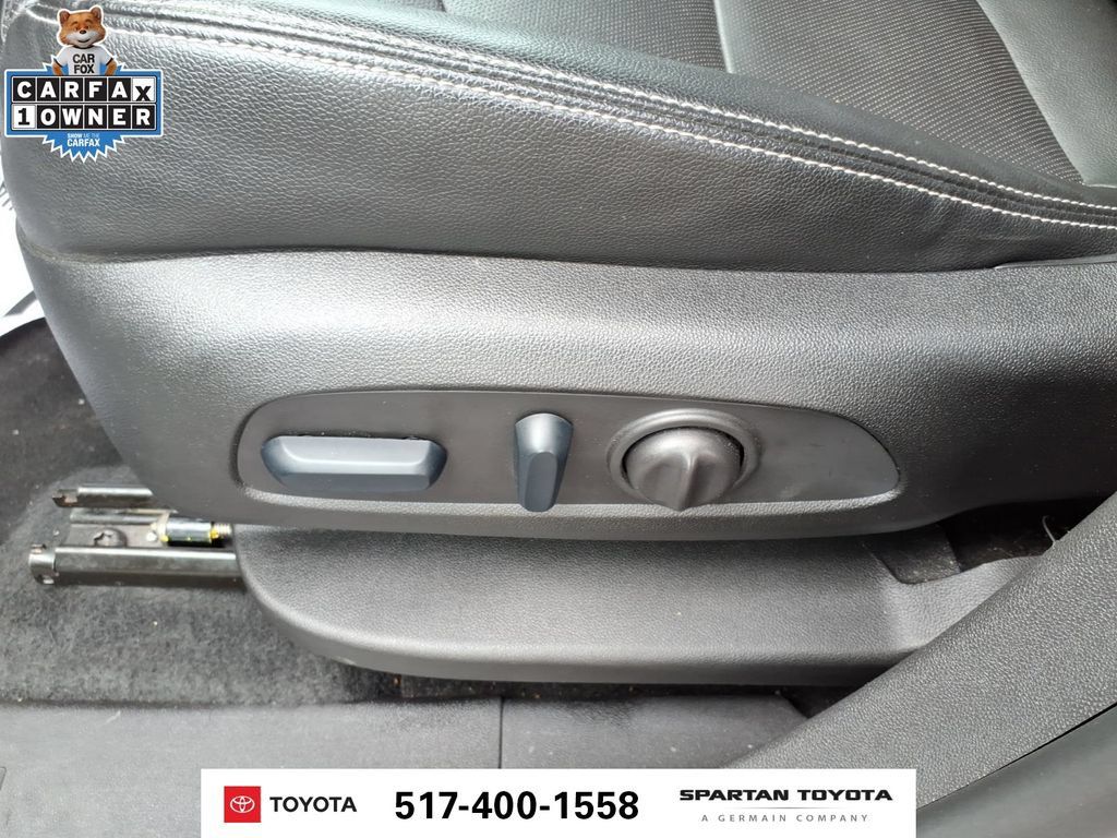 Used 2024 GMC Terrain SLT FWD image 16