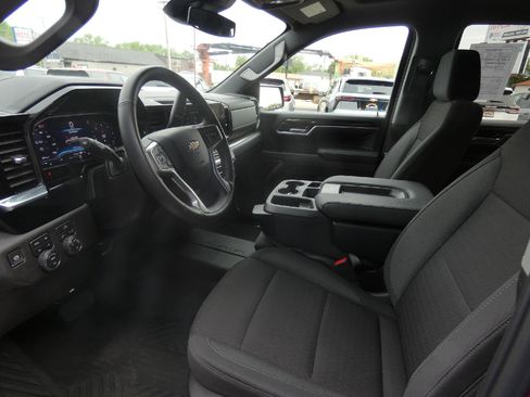 Used 2024 Chevrolet Silverado 1500 LT AWD/4WD image 12