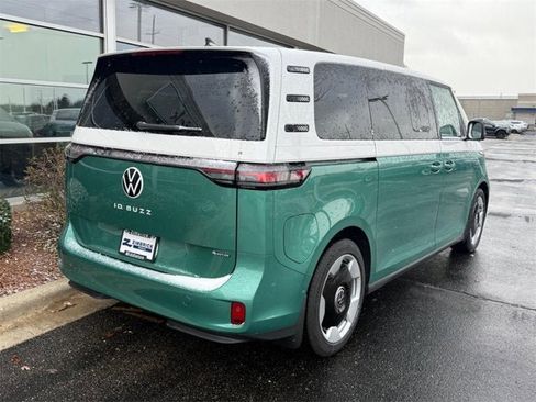 New 2025 Volkswagen ID. Buzz Pro S Plus image 3