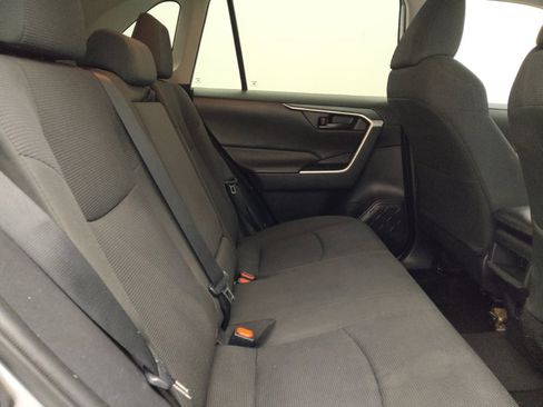 Used 2021 Toyota RAV4 LE FWD image 19