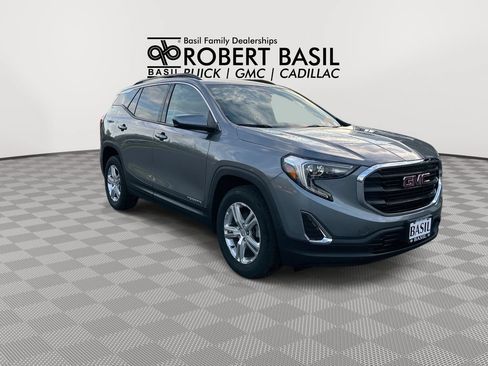 Used 2020 GMC Terrain SLE w/ Driver Convenience Package AWD/4WD image 2