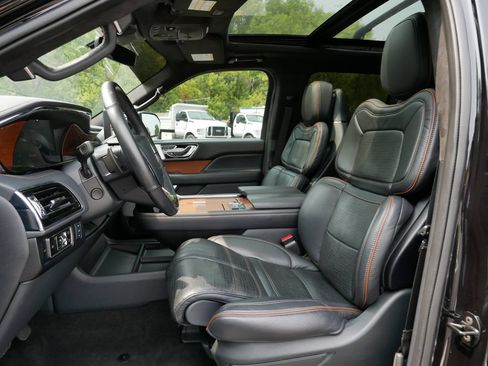 Used 2024 Lincoln Navigator Black Label AWD/4WD image 17