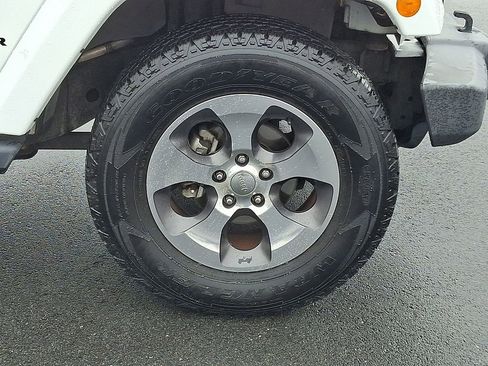 Used 2013 Jeep Wrangler Sahara w/ Dual Top Group image 8