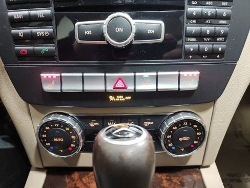 Used 2014 Mercedes-Benz C 300 4MATIC Sedan image 34
