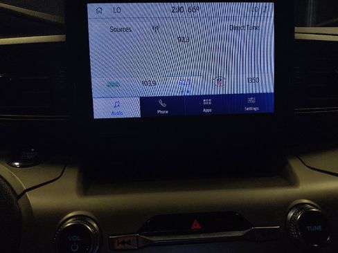 Used 2020 Ford Explorer XLT RWD image 25