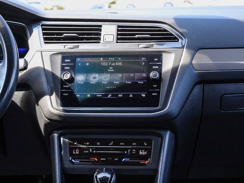 Certified 2022 Volkswagen Tiguan SE image 14