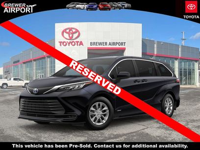 New 2026 Toyota Sienna LE