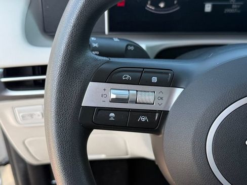 Used 2025 Hyundai Tucson SEL FWD image 18