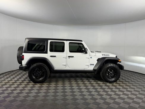 Used 2024 Jeep Wrangler Unlimited image 4