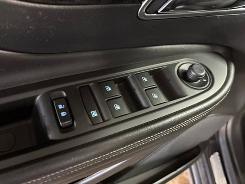 Used 2015 Buick Encore Convenience FWD image 22