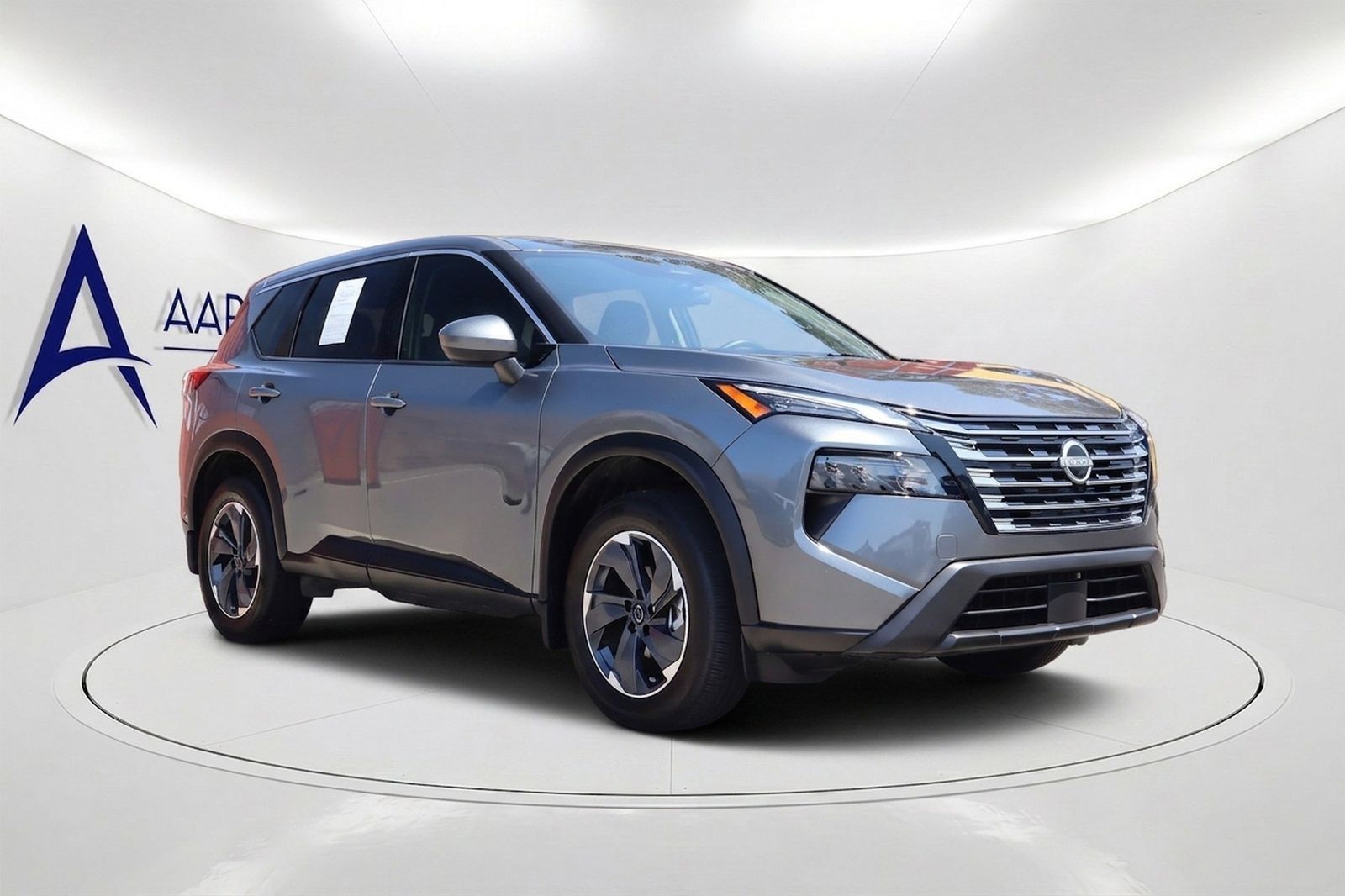 Used 2026 Nissan Rogue SV FWD image 3